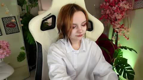 Snapshot of staymonica chatting on November 2025 01:55:02 PM MONICA online show from November 2025 01:55:02 PM