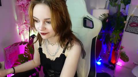 Snapshot of staymonica chatting on November 2025 01:33:02 PM MONICA online show from November 2025 01:33:02 PM