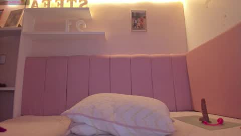 Stefa Gomez  online show from March 2026 12:08:01 PM