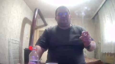 Snapshot of stefan90pt chatting on December 2025 01:06:01 PM Stefan online show from December 2025 01:06:01 PM