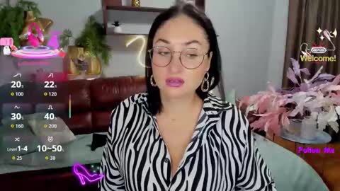 Snapshot of stefanawinter chatting on November 2025 04:55:02 AM StefanaWinter online show from November 2025 04:55:02 AM