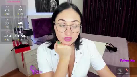 Snapshot of stefanawinter chatting on November 2025 10:26:02 AM StefanaWinter online show from November 2025 10:26:02 AM