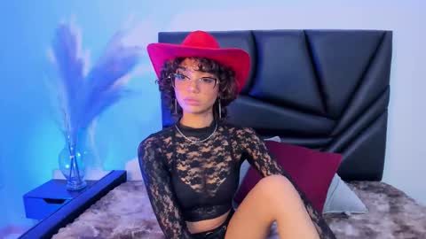 Stefania  online show from September 2025 08:03:01 PM