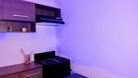 Stefania  online show from September 2025 03:44:01 AM