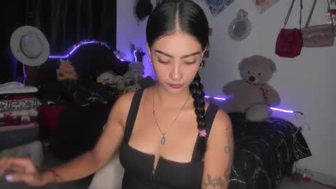 Im MiaIts my first day here  online show from February 2025 10:20:02 PM