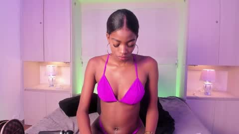 Snapshot of stefannyevans_ chatting on June 2026 12:43:01 PM stefannyevans_ online show from June 2026 12:43:01 PM