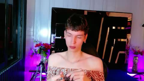 stefany piink online show from April 2026 12:09:02 PM