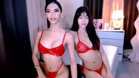 Snapshot of steffani_deluxe chatting on October 2025 10:22:02 AM STEF online show from October 2025 10:22:02 AM