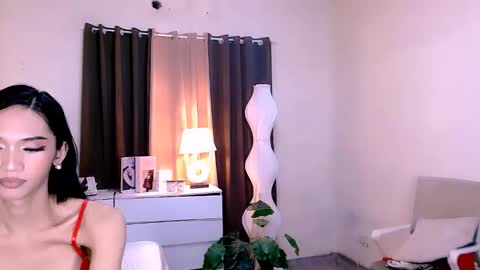 Snapshot of steffani_deluxe chatting on October 2025 07:12:02 AM STEF online show from October 2025 07:12:02 AM