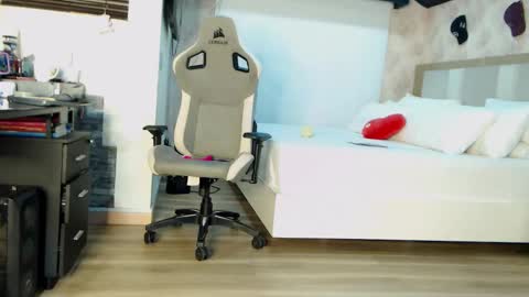 Zuly online show from September 2025 12:32:01 AM