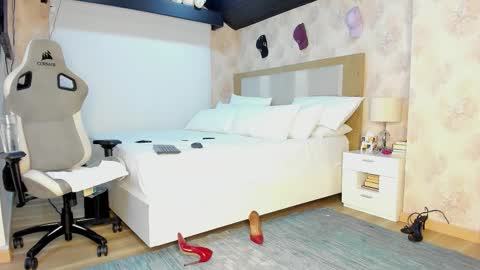 Zuly online show from October 2025 01:19:02 AM