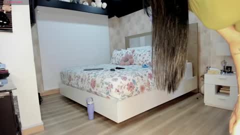 Zuly online show from April 2026 11:40:02 PM