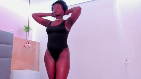 Snapshot of stela_ebony chatting on November 2025 06:19:01 PM STELA online show from November 2025 06:19:01 PM
