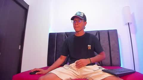 Snapshot of stella_drake chatting on February 2026 01:37:02 PM Drake online show from February 2026 01:37:02 PM