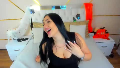 Stella Nelson online show from November 2025 07:53:02 AM