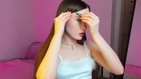 stella_sunny online show from October 2025 06:18:02 PM