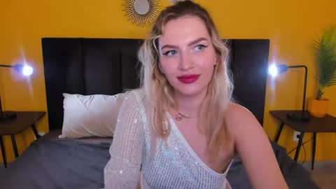 Snapshot of stellaalluring chatting on May 2026 01:45:01 AM Stella online show from May 2026 01:45:01 AM
