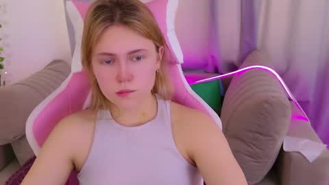 Stella 3 online show from December 2025 08:23:01 AM