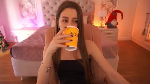 stellahoneywell online show from January 2026 08:30:01 AM