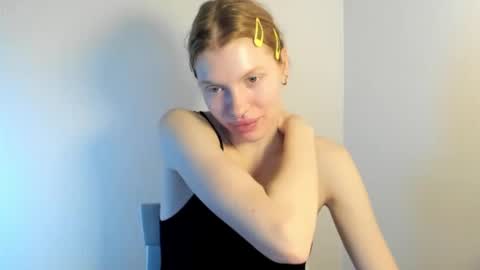 S T E L L A online show from November 2025 10:04:02 AM