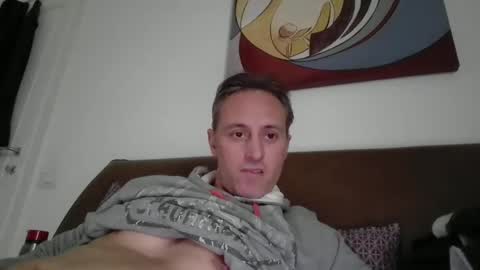 Snapshot of sten015 chatting on January 2025 01:52:01 PM sten015 online show from January 2025 01:52:01 PM