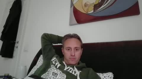 Snapshot of sten015 chatting on November 2025 01:44:02 PM sten015 online show from November 2025 01:44:02 PM