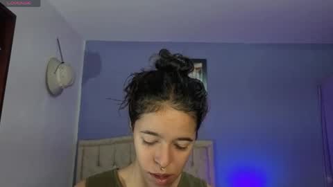 Snapshot of stephania_t chatting on June 2026 03:18:01 PM Stephania online show from June 2026 03:18:01 PM