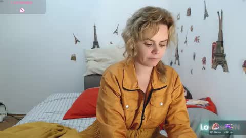 Stephanie   online show from November 2025 10:54:01 AM