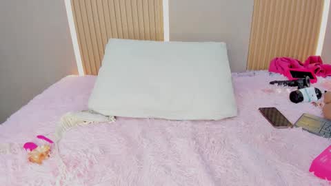 Stephany online show from October 2025 04:58:01 AM