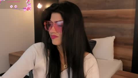 S T E P H A N Y A online show from April 2026 08:00:02 PM