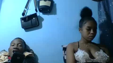 stephaolysca online show from April 2026 04:01:01 PM