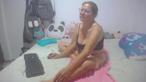 Snapshot of stepmom_slut_50_ chatting on March 2025 07:20:02 PM Angie mature online show from March 2025 07:20:02 PM