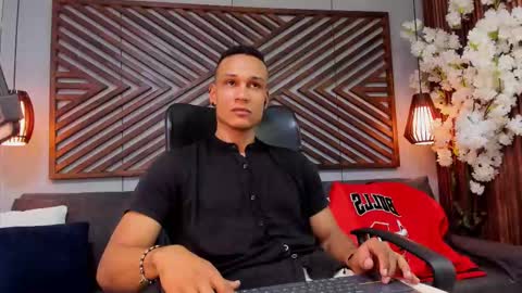 Snapshot of sterling_magnus chatting on February 2026 11:09:02 PM online show from February 2026 11:09:02 PM