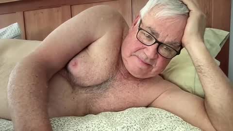 Snapshot of steve988279 chatting on February 2025 03:28:02 PM Steve online show from February 2025 03:28:02 PM