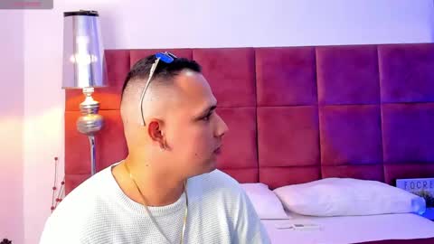 Snapshot of steve__ross chatting on December 2025 04:17:01 AM steve__ross online show from December 2025 04:17:01 AM