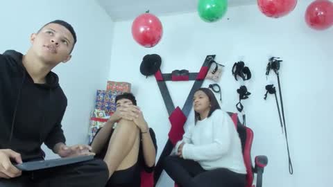 Snapshot of steven19_latinboy chatting on December 2025 12:45:01 PM Steven online show from December 2025 12:45:01 PM