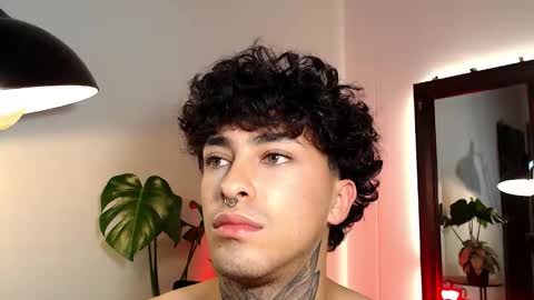 Daniel Steven Navarro online show from March 2026 05:44:01 AM