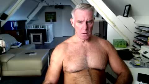 Snapshot of stevetwo chatting on November 2025 01:00:02 PM stevetwo online show from November 2025 01:00:02 PM