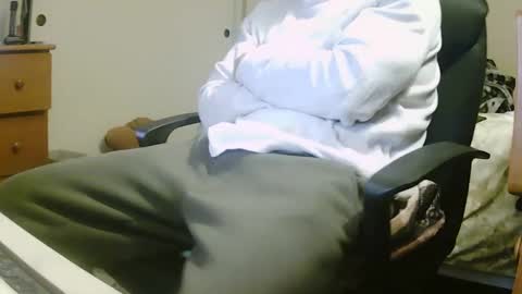 Snapshot of stevo69697 chatting on December 2024 05:16:01 AM Chillguy online show from December 2024 05:16:01 AM