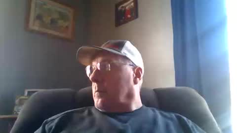 Snapshot of stew1014 chatting on January 2025 05:11:01 PM bobby online show from January 2025 05:11:01 PM