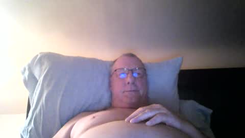 Snapshot of stew1014 chatting on January 2025 09:44:02 AM bobby online show from January 2025 09:44:02 AM