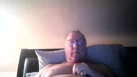 Snapshot of stew1014 chatting on February 2025 10:49:01 AM bobby online show from February 2025 10:49:01 AM