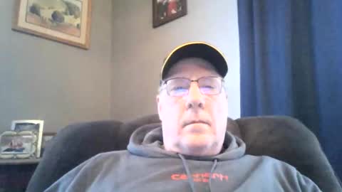 Snapshot of stew1014 chatting on February 2025 01:51:02 PM bobby online show from February 2025 01:51:02 PM