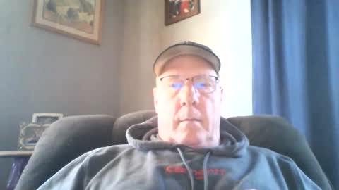 Snapshot of stew1014 chatting on February 2025 02:11:02 PM bobby online show from February 2025 02:11:02 PM