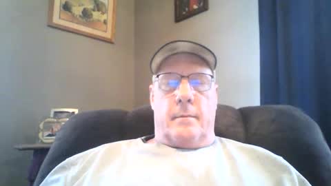 Snapshot of stew1014 chatting on February 2025 02:36:01 PM bobby online show from February 2025 02:36:01 PM