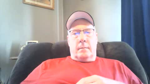 Snapshot of stew1014 chatting on October 2025 07:44:02 PM bobby online show from October 2025 07:44:02 PM