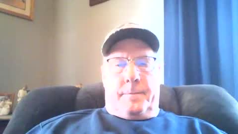 Snapshot of stew1014 chatting on February 2026 03:08:01 PM bobby online show from February 2026 03:08:01 PM