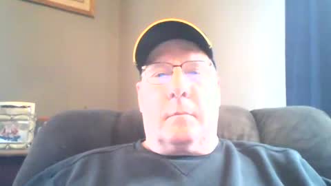 Snapshot of stew1014 chatting on March 2026 04:59:01 PM bobby online show from March 2026 04:59:01 PM