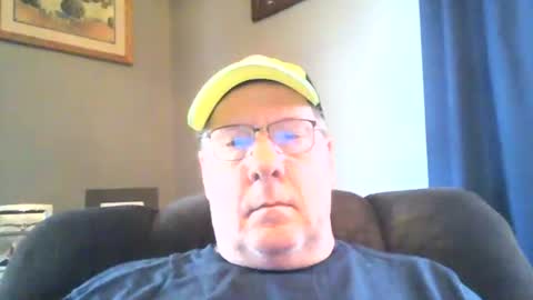 Snapshot of stew1014 chatting on April 2026 02:20:01 PM bobby online show from April 2026 02:20:01 PM