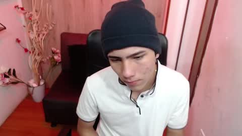 Snapshot of stich_23 chatting on February 2026 12:44:02 PM Stich online show from February 2026 12:44:02 PM